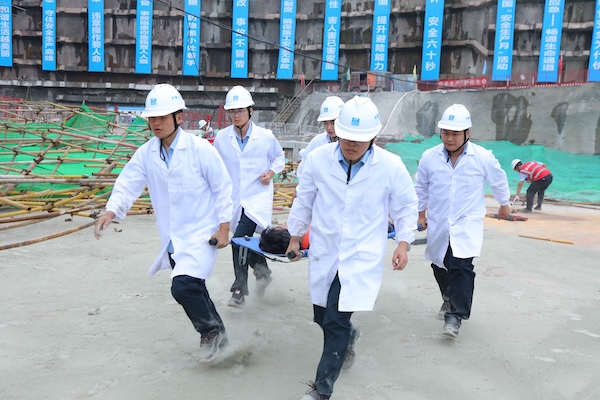脚手架坍塌起火……房屋市政工程应急演练消除“险情”