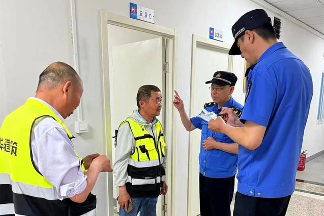 聚焦建筑工地文明施工TA们开展专项执法检查(图2)