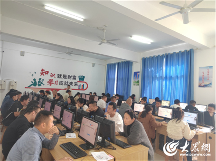 山东省建筑施工企业安全生产管理人员菏泽考区考试在市建筑技工学校举行_菏泽新闻_大众网(图4)
