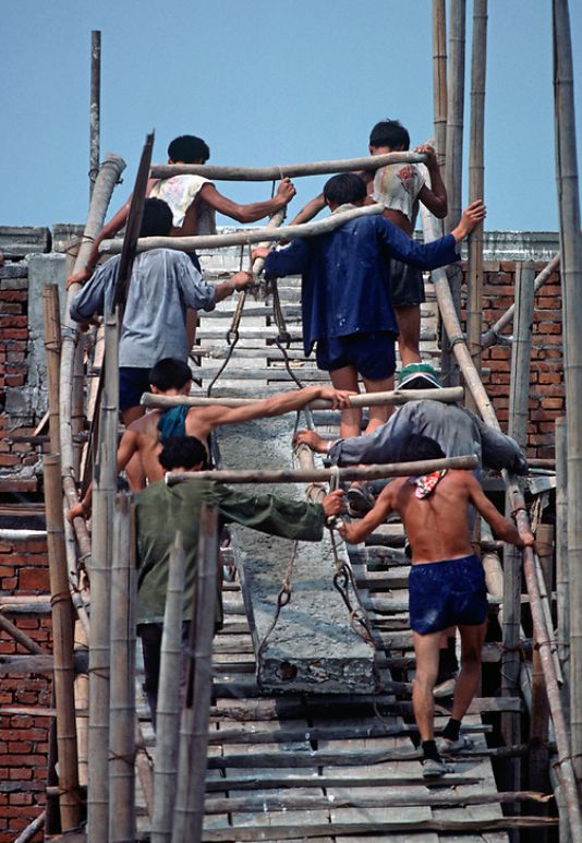 老照片1985年成都的建筑工地还是用的预制板