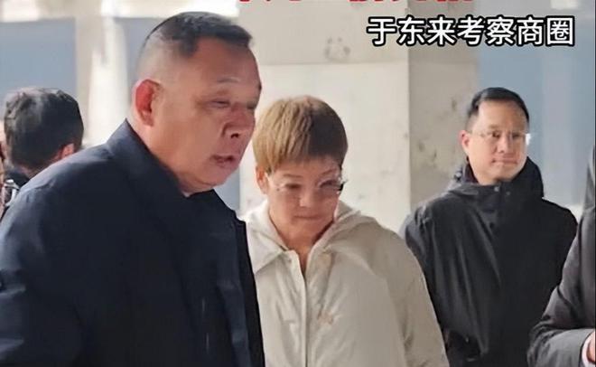 郑州胖东来新店开始动工！市政工人拆除围挡规划效果图被张贴
