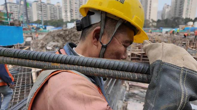建筑工地建设忙TA们用奋斗迎接“龙抬头”