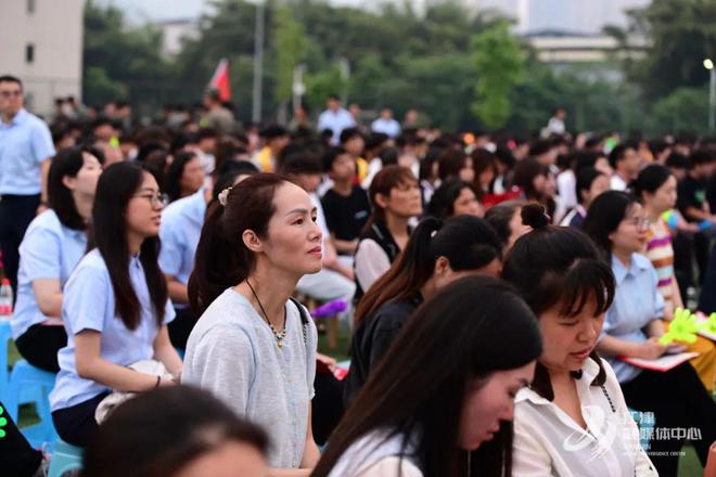 精彩！昨晚重庆市城市建设高级技工学校青春激昂星光璀璨(图3)