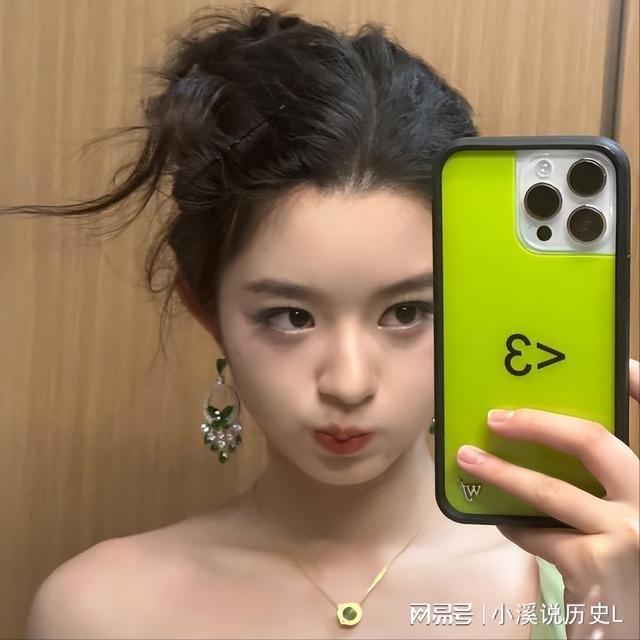 继黄杨钿甜后嘉行又塌一个！亲爹被爆是老赖1亿欠款还未还(图1)