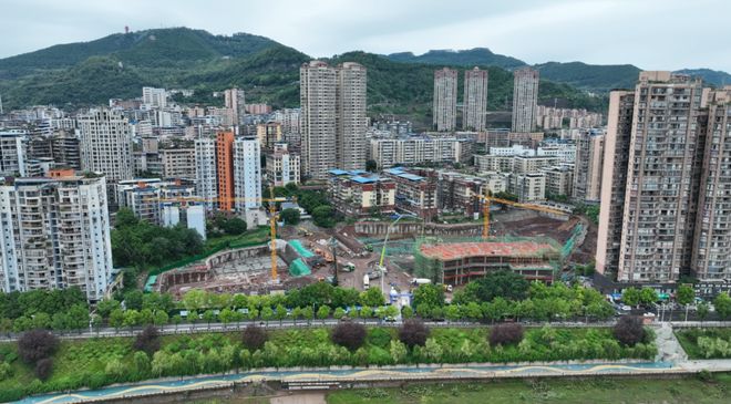 告别“忧居”迎“宜居”！野茅溪片区危旧房改造项目全面进入土建施工阶段(图1)