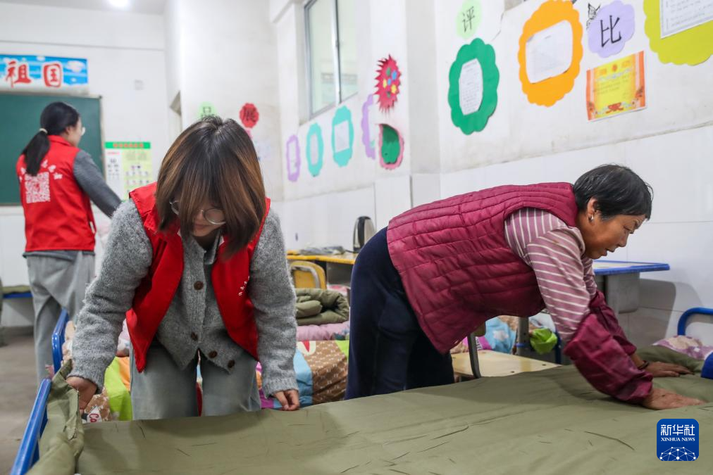 甘肃漳县:震后群众安置及排险工作有序进行-新华网(图6)