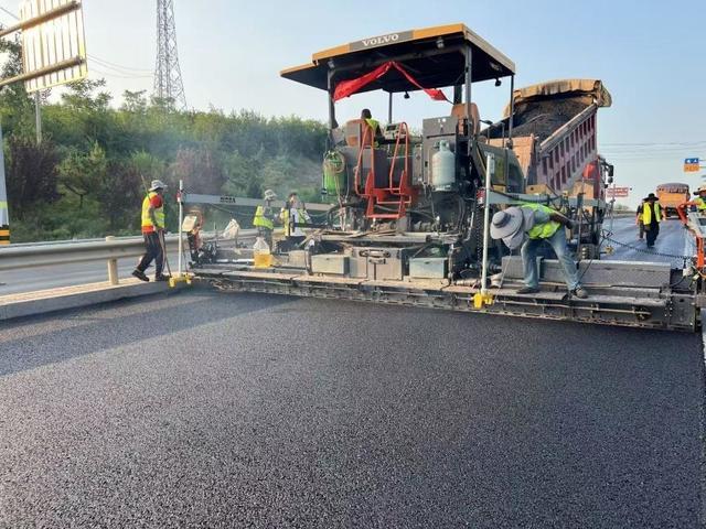 国庆期间烟台普通国省道建设与保畅“两不误”(图3)