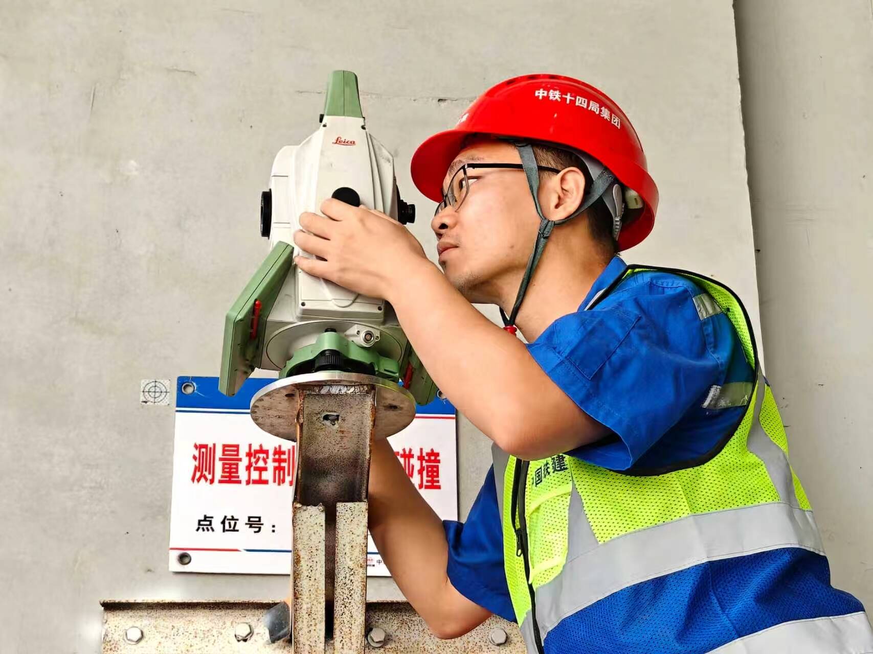 假期我在岗｜超级工程胶州湾二隧不停歇(图5)