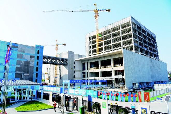 主体、二次结构施工结束 山西“东数西算”枢纽工程开始安装设备(图1)