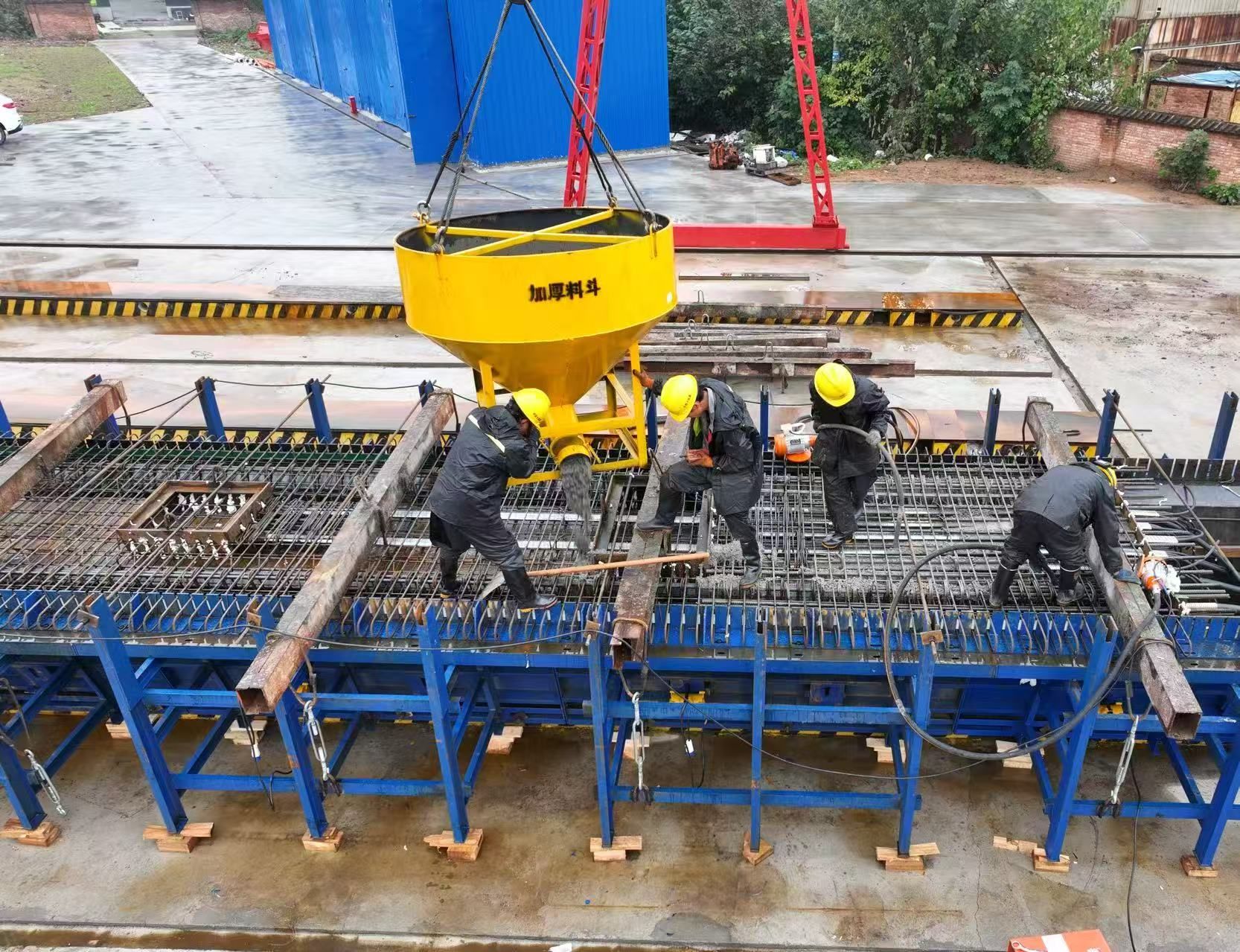 310国道眉县青化至渭滨高家镇公路工程项目进入桥梁上部结构施工阶段(图2)