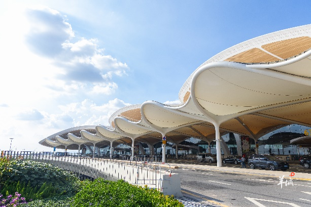 广州白云机场T3航站楼投运创新机电工程这样施工→(图1)