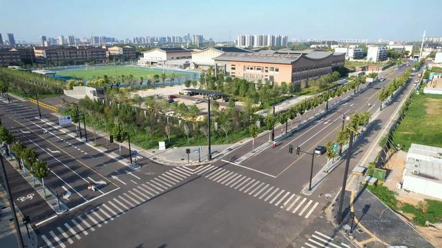 8条市政道路打通及提升改造工程完工通车