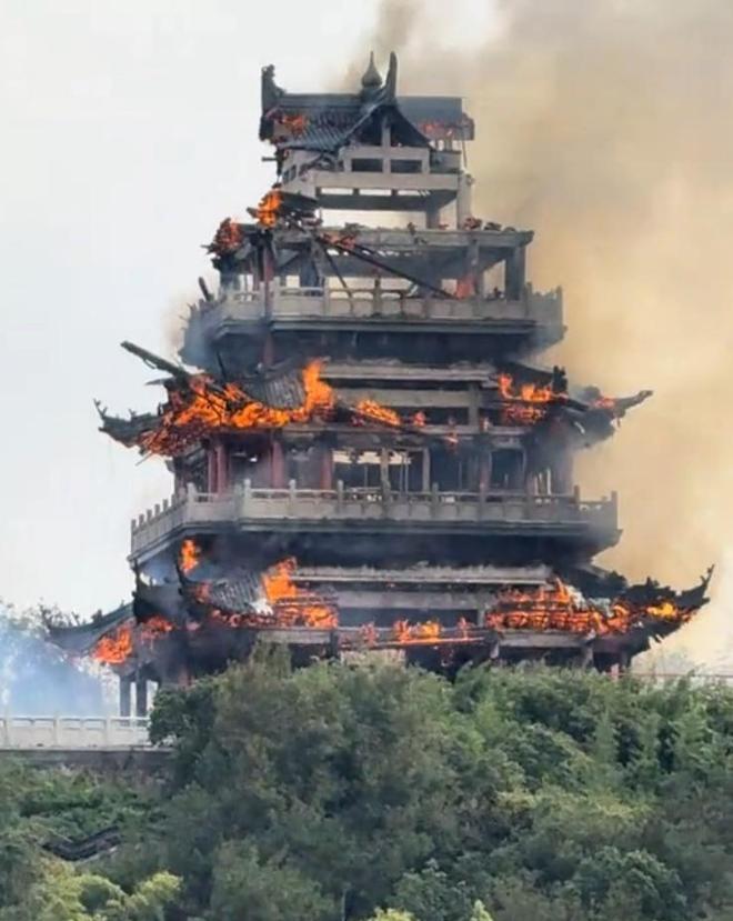 “南朝四百八十寺之一”张家港永庆寺起火！当地文旅局：失火主体文昌阁系2008年新建仿古建筑损失正在统计