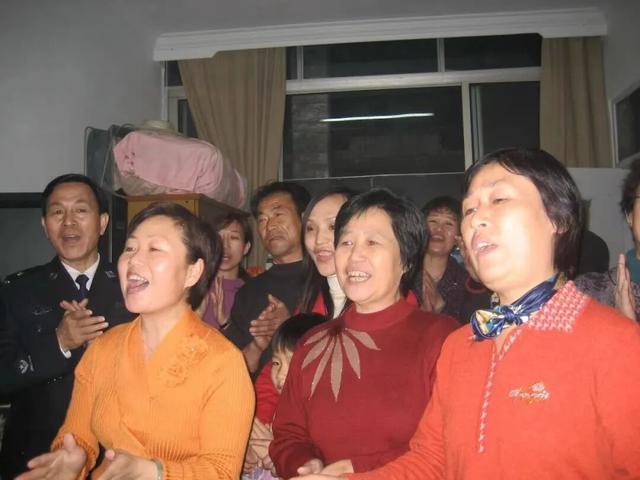 北京七姐妹连续46年自办家庭春晚比央视春晚早4年(图6)