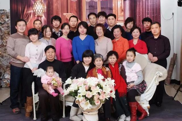 北京七姐妹连续46年自办家庭春晚比央视春晚早4年(图9)