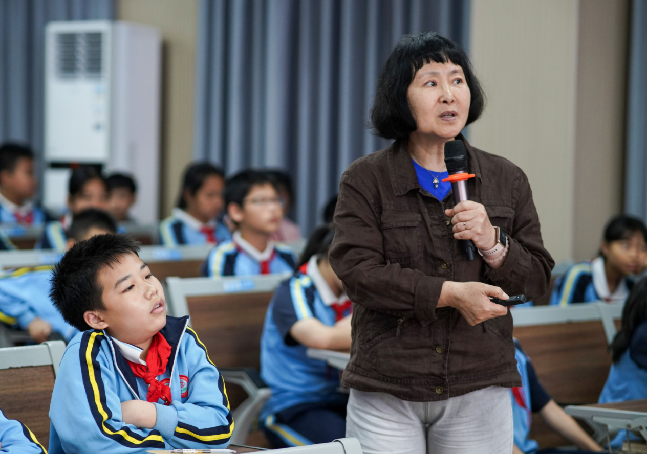只有18周的学期博罗这所小学照常举行书香节(图1)