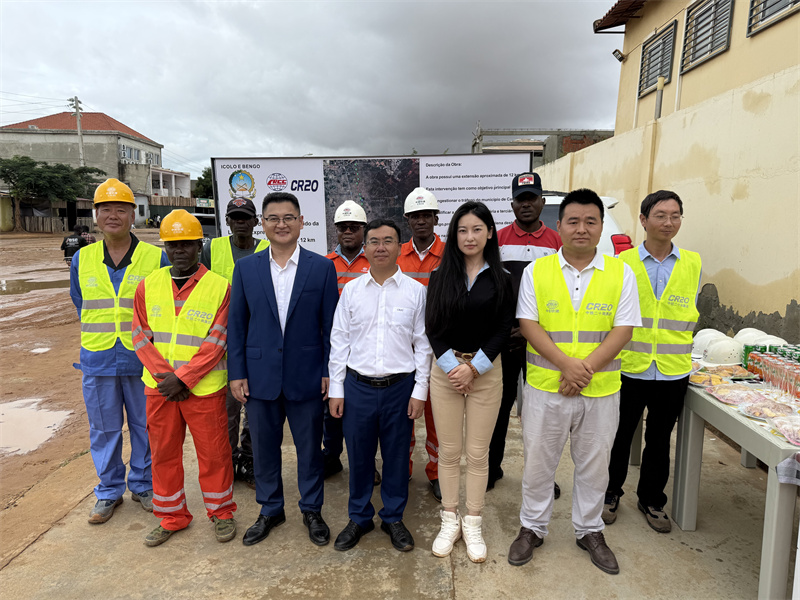 中铁二十局安哥拉公司承建的罗安达重点民生道路工程顺利开工(图1)